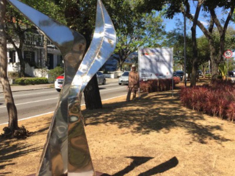 A artista plástica Claudia Kiatake apresenta suas obras na 5ª edição do Anuário de Paisagismo